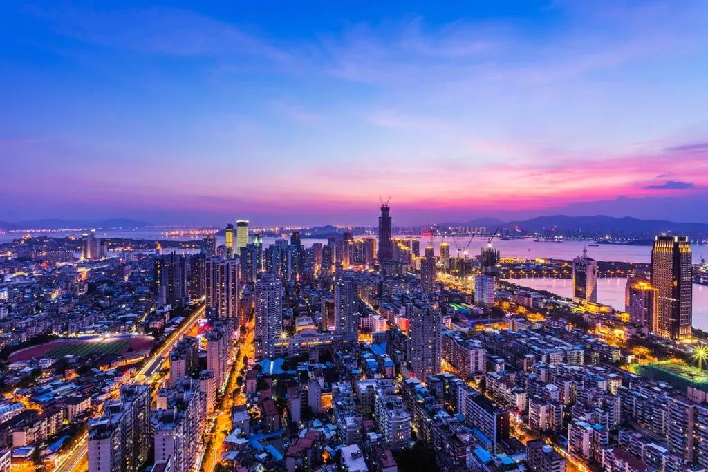 福建之光，高科技产品引领未来，科技改变生活